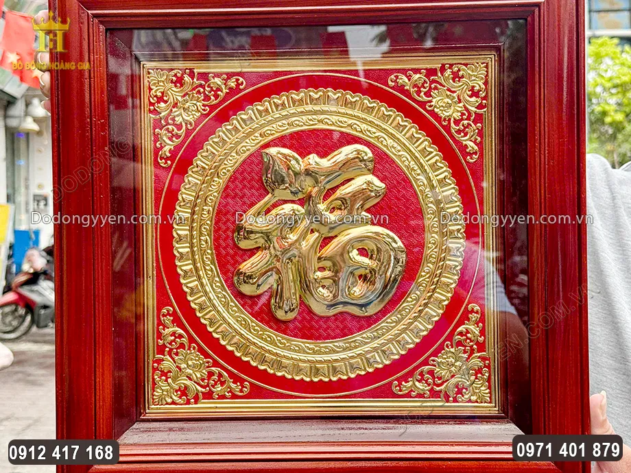 Họa tiết hoa văn được mạ v&agrave;ng 24K sang trọng